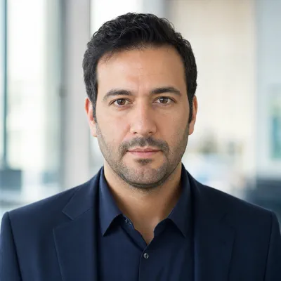 صورة شخصية مولدة بالذكاء الاصطناعي للشخصية التحريرية كريم صليبا